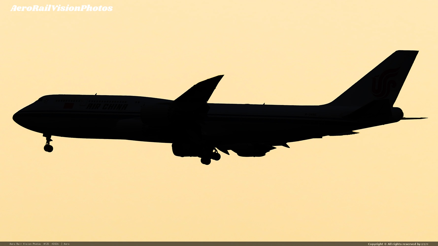 B2486逆光降落PEK