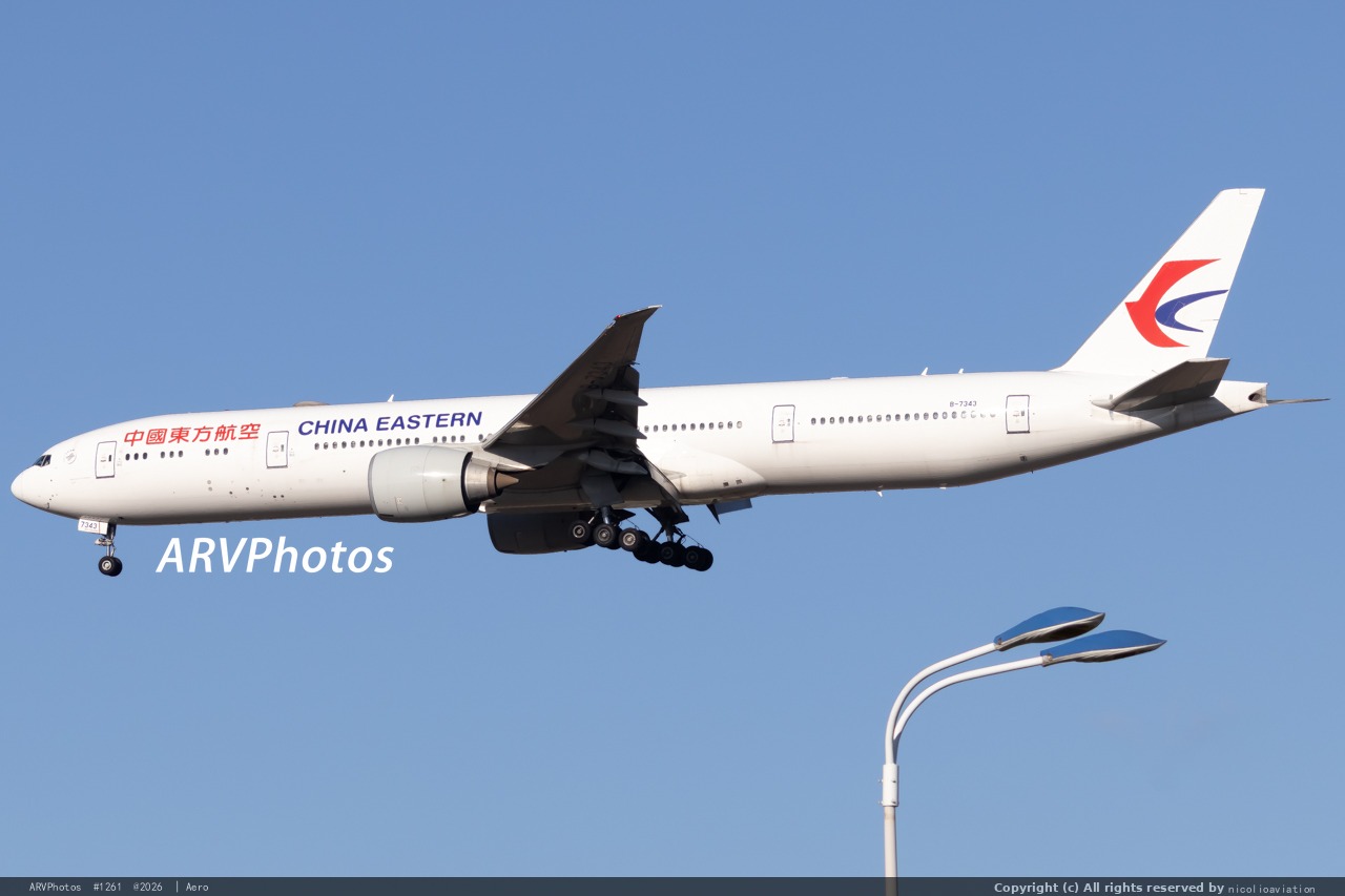 东方航空 B777